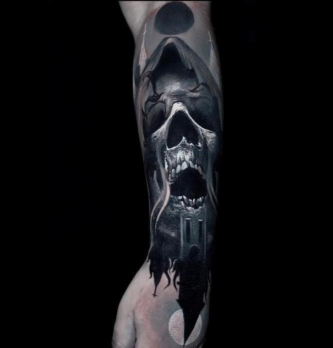 d92e2585-4d1c-4186-bd8d-da26ff863886 Skull tattoo on a hand by probably the best Cover Up Tattoo Artist in USA